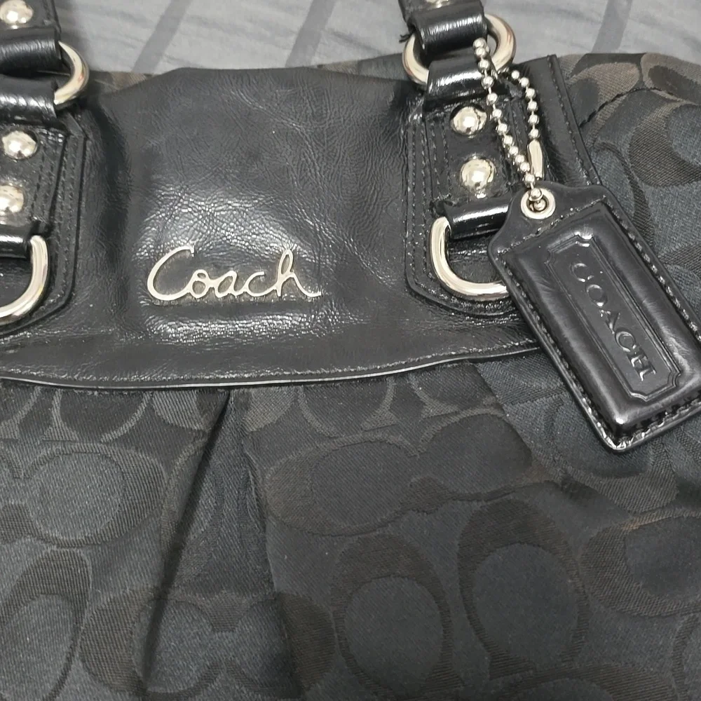 Ashley Coach Black Signature Shoulder Bag - Picture 10 of 10